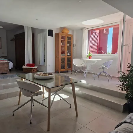 Apartment La Muralla Roja