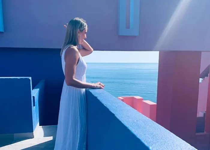 Apartment La Muralla Roja *